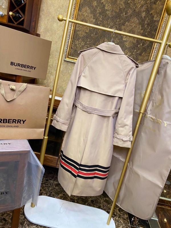 Áo khoác nữ Burberry dáng dài 