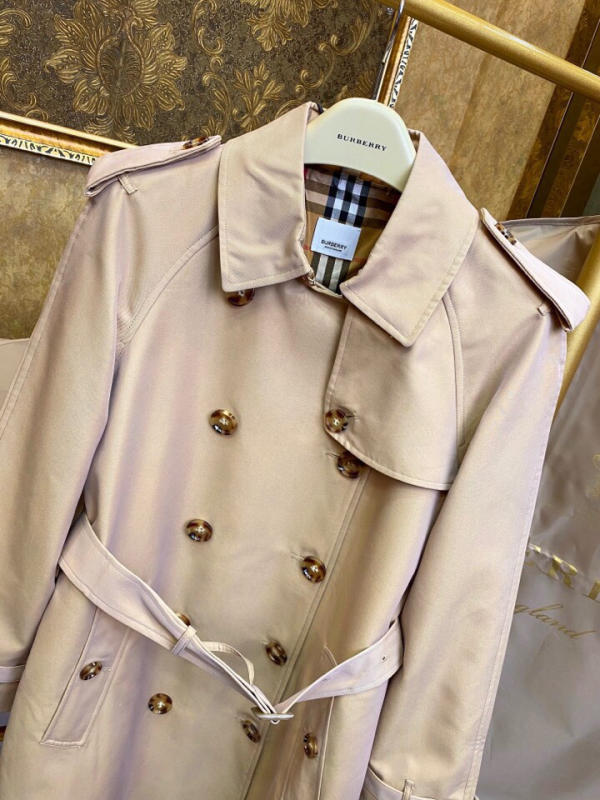 Áo khoác nữ Burberry dáng dài 