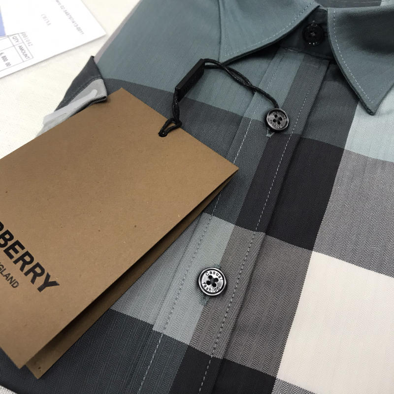 Áo sơ mi Burberry trả khách