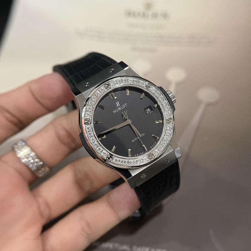 Đồng hồ nam HUBLOT CLASSIC FUSION JJF 2022 độ kim cương Moissanite 