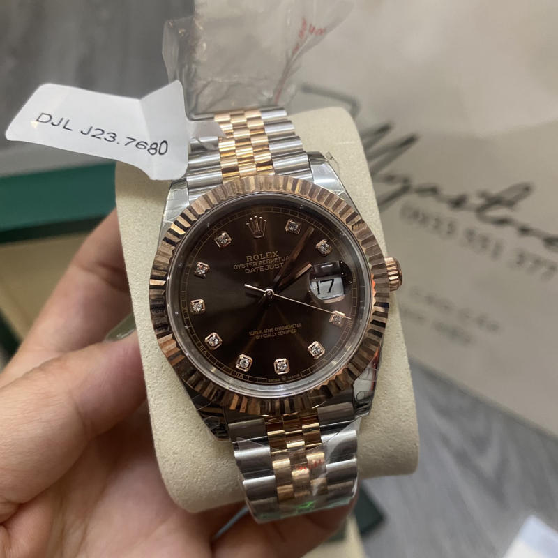 Đồng hồ Rolex vàng siêu cấp về trả khách 