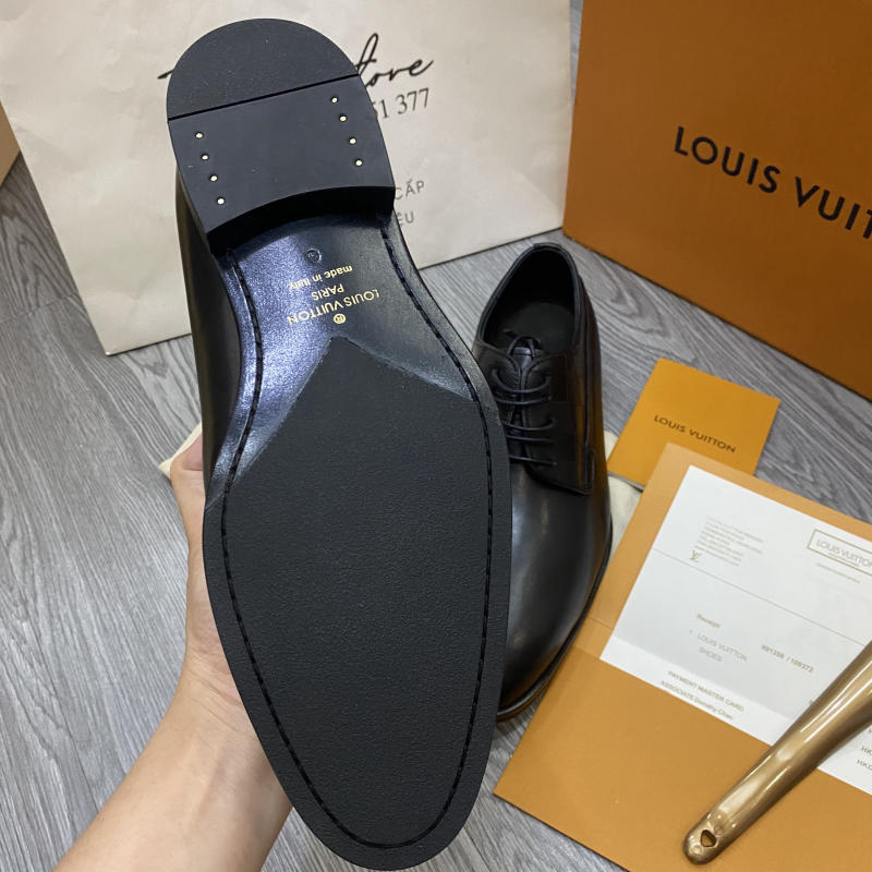 Giày nam Louis Vuitton màu đen siêu cấp về trả khách