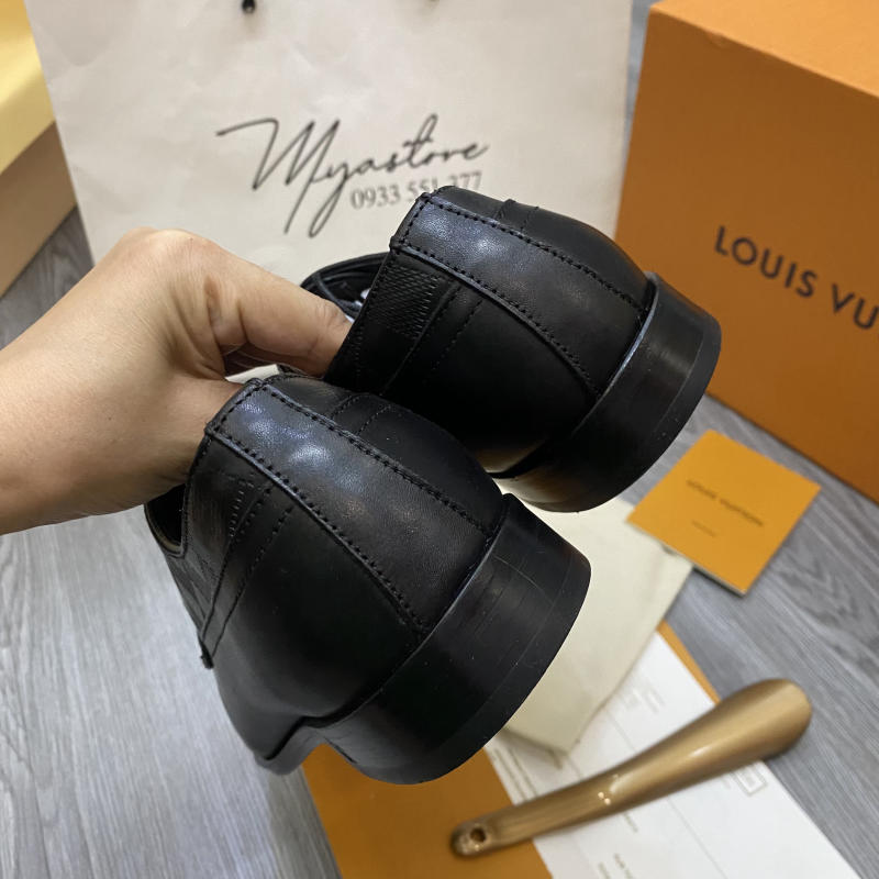 Giày nam Louis Vuitton màu đen siêu cấp về trả khách