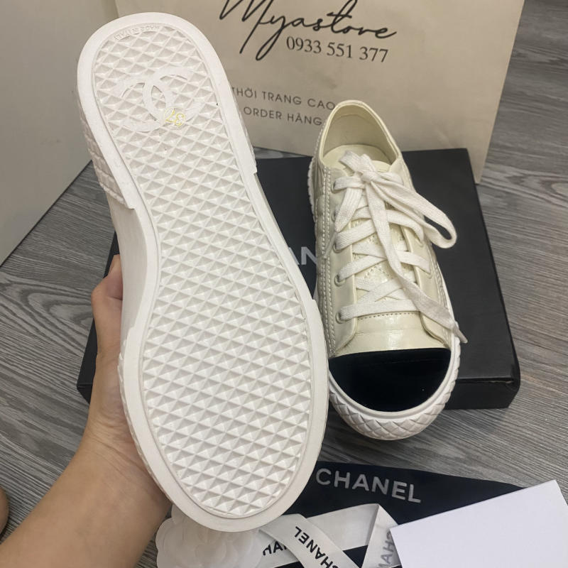 Giày nữ Chanel Plaid Velcro Sneakers siêu cấp về trả khách