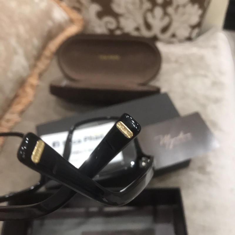 Mắt kính cận Tom Ford siêu cấp trả khách