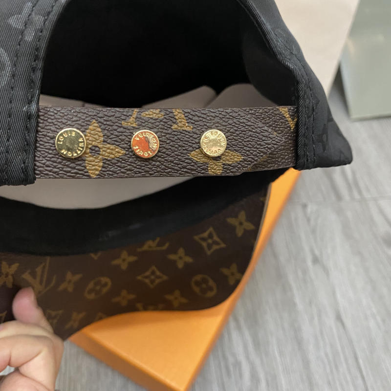 Nón lưỡi trai Louis Vuitton vành nâu siêu cấp về trả khách