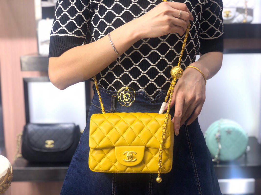 Túi Chanel mini siêu cấp dáng vuông màu vàng chanh