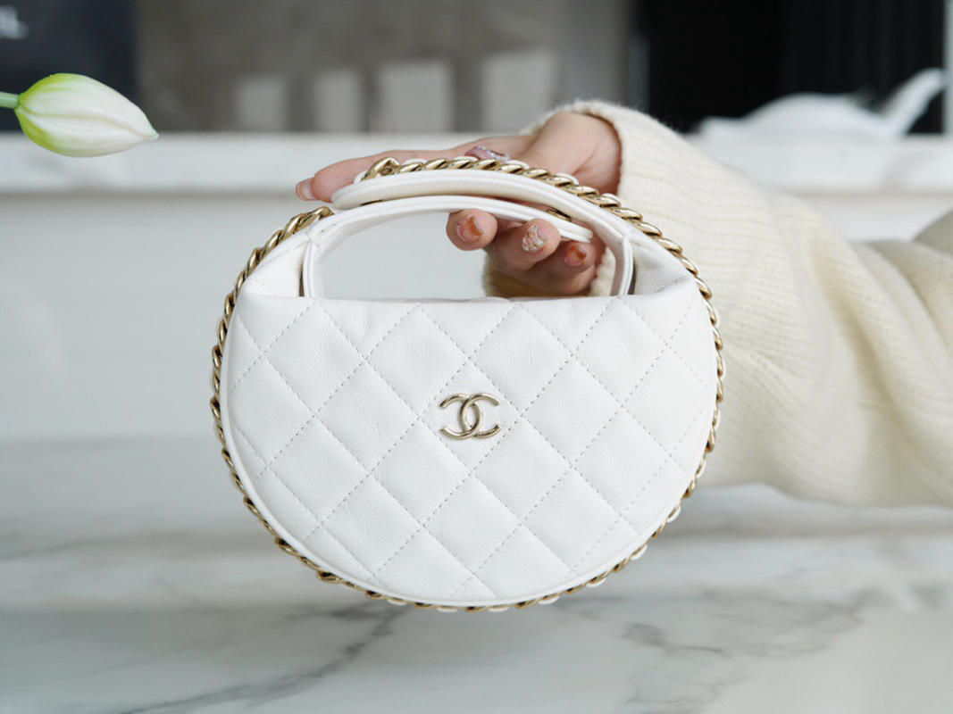 Túi Clutch Chanel 23C Hula Hoop Trắng Da Thật siêu cấp 1:1