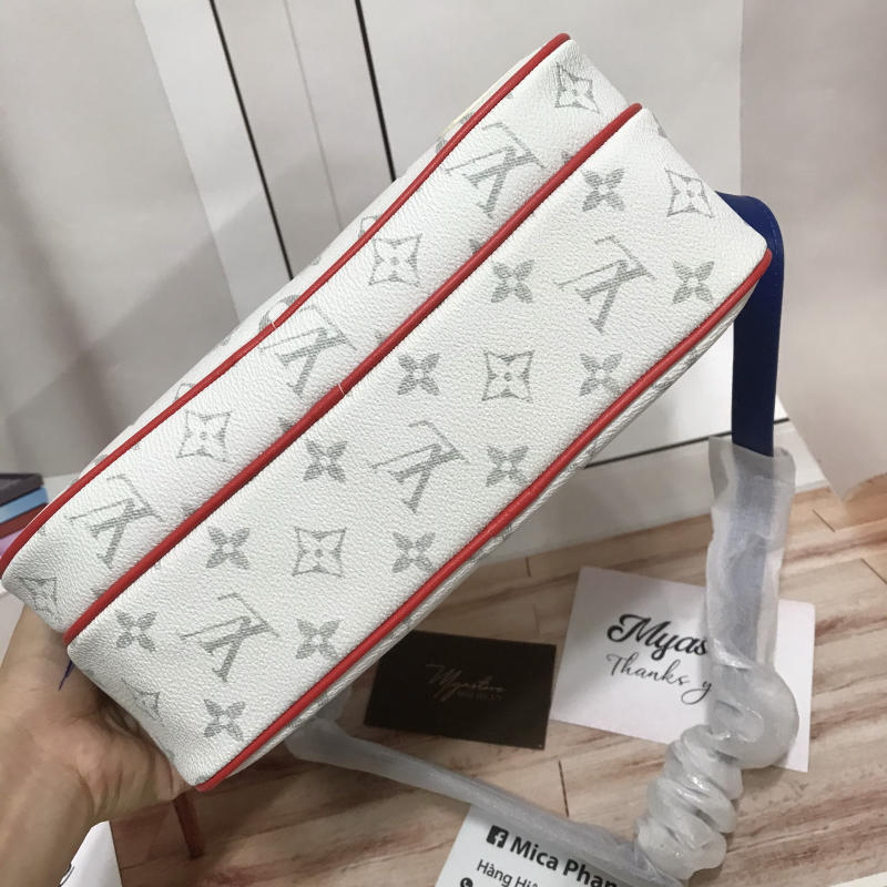 Túi đeo chéo nam LV Louis Vuitton super trả khách