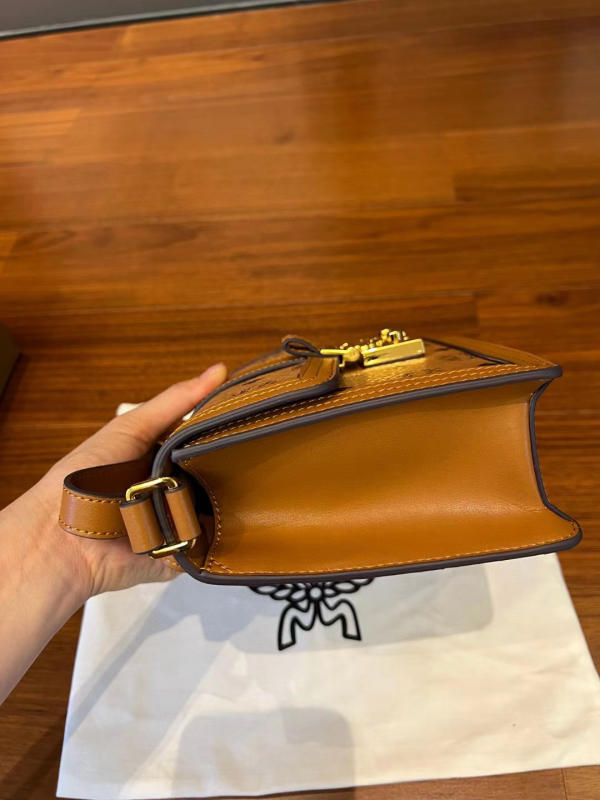 Túi MCM Tracy Crossbody In Visetos Màu Nâu siêu cấp 1:1