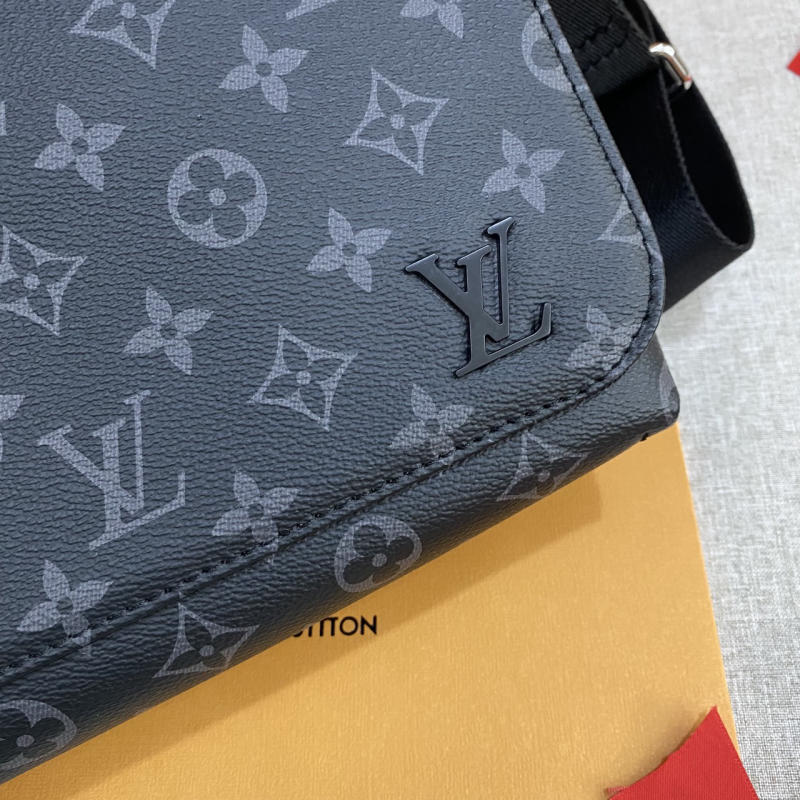 Túi nam đeo chéo LV Louis Vuitton 