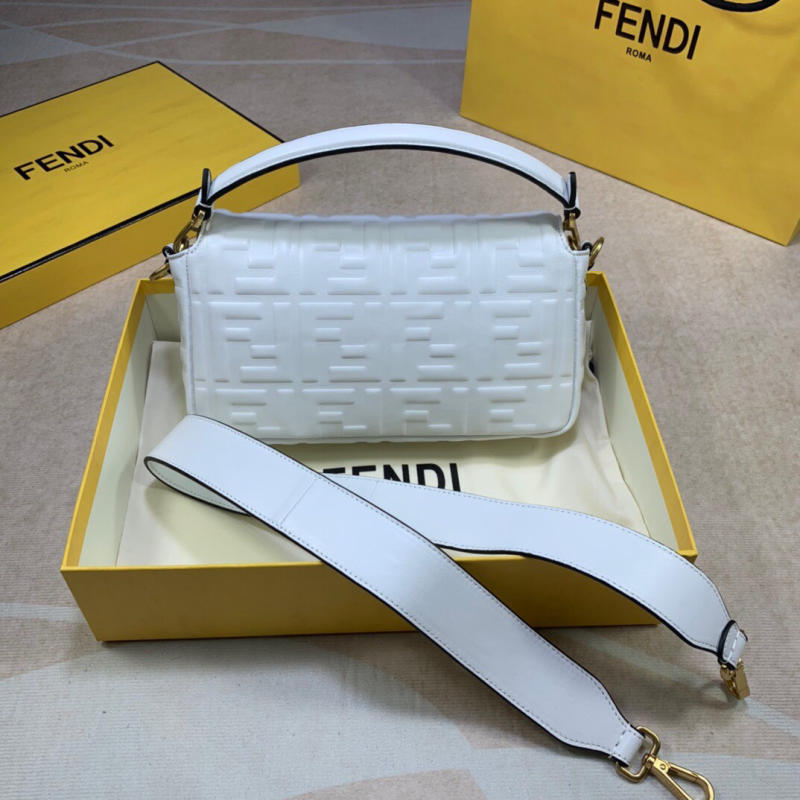 Túi xách nữ Fendi Baguette siêu cấp màu trắng