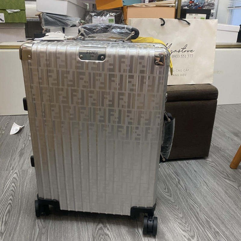 Vali Fendi Rimowa siêu cấp về trả khách