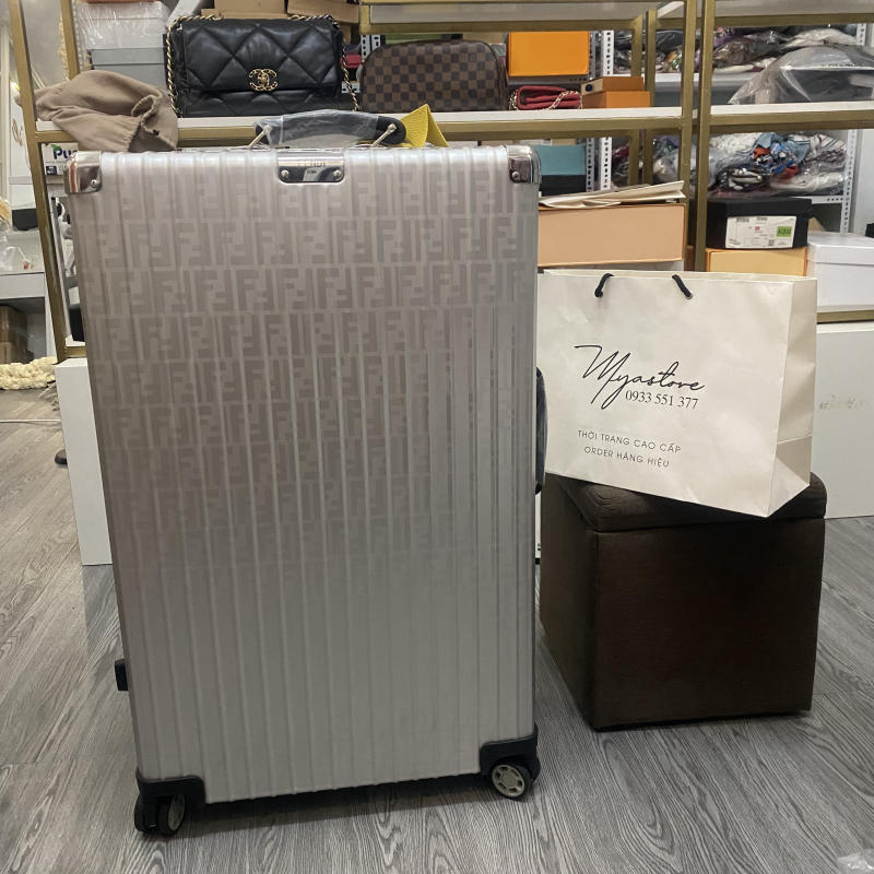 Vali Fendi Rimowa siêu cấp về trả khách