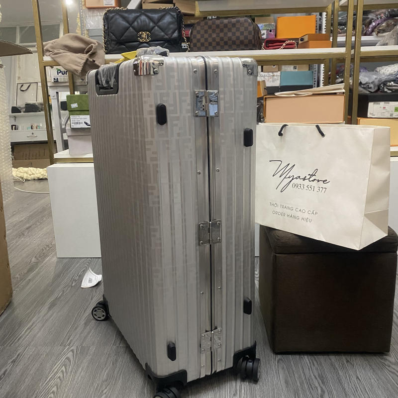 Vali Fendi Rimowa siêu cấp về trả khách