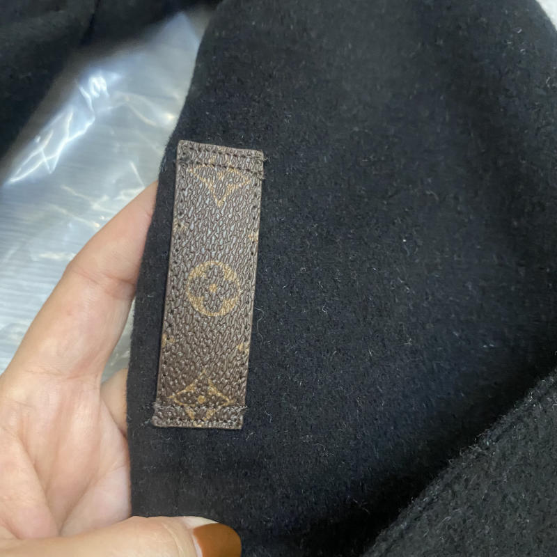 Áo khoác Louis Vuitton siêu cấp về trả khách