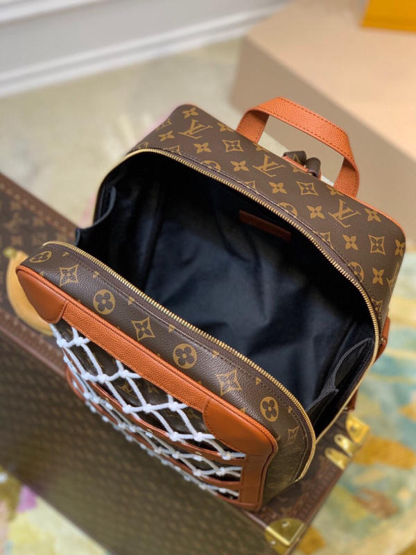 Balo Hộp Louis Vuitton thuộc dòng túi xách LVxNBA SEASON 2. 