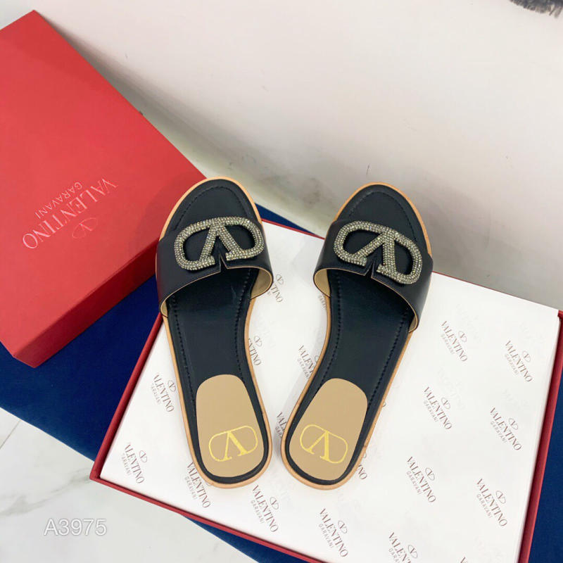 Dép đế bệt Valentino V-buckle mới siêu cấp