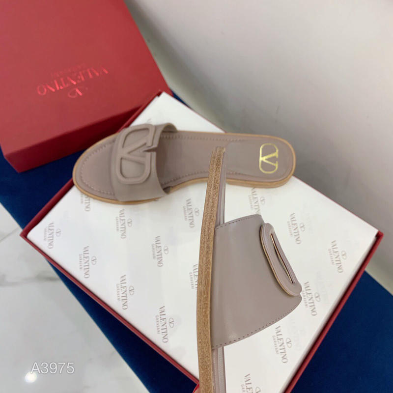  Dép đế bệt Valentino V-buckle mới siêu cấp 