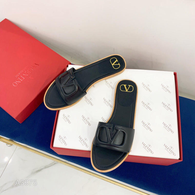  Dép đế bệt Valentino V-buckle mới siêu cấp 