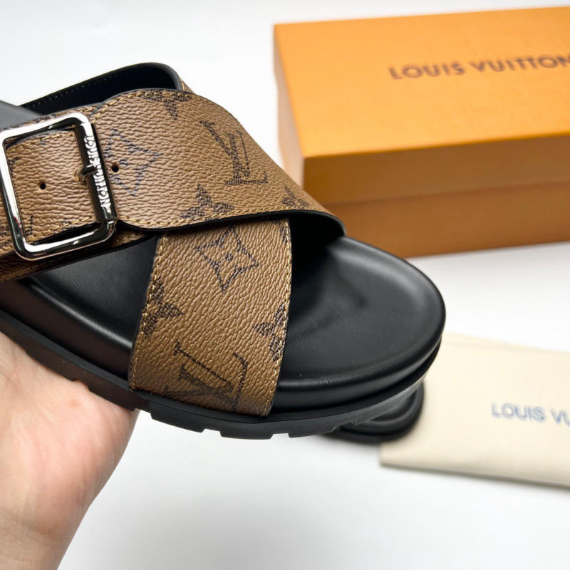 Dép nam Louis Vuitton màu nâu siêu cấp 1:1