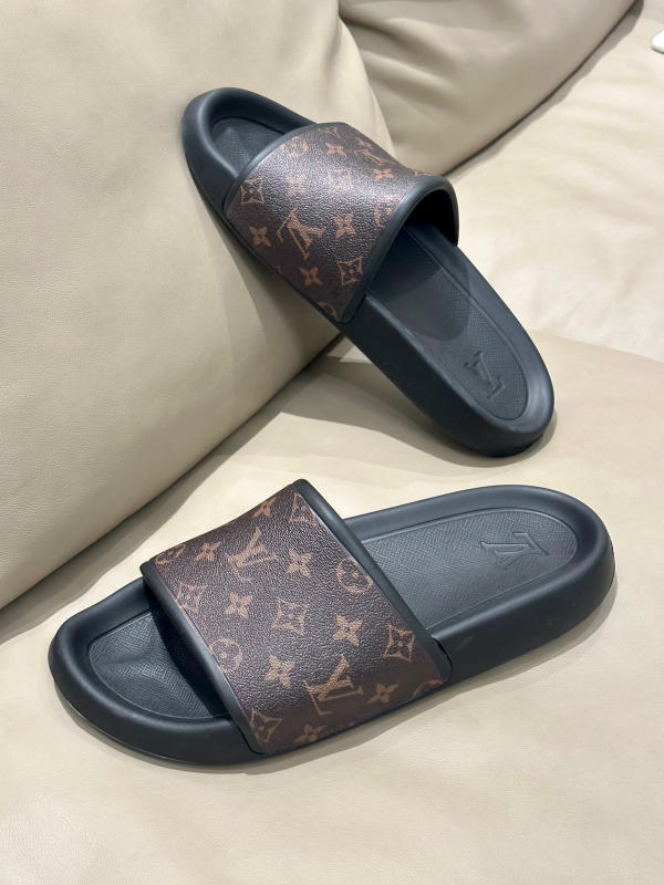 Dép nam Louis Vuitton màu nâu siêu cấp 1:1