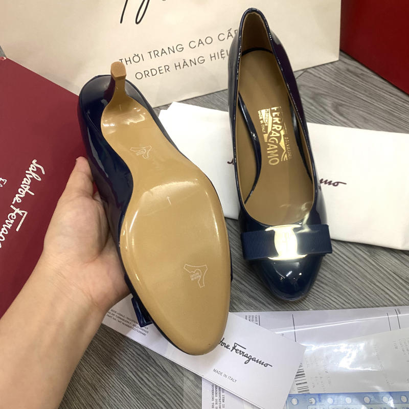 Giày cao gót Salvastore Ferragamo màu xanh đen siêu cấp về trả khách 