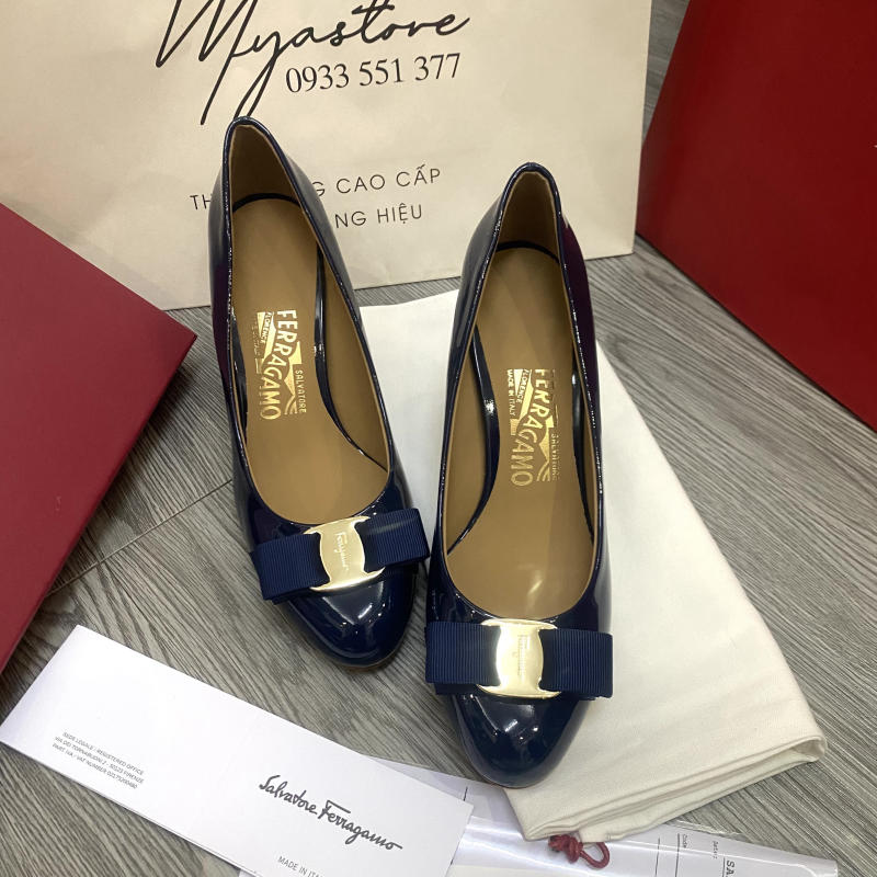 Giày cao gót Salvastore Ferragamo màu xanh đen siêu cấp về trả khách 