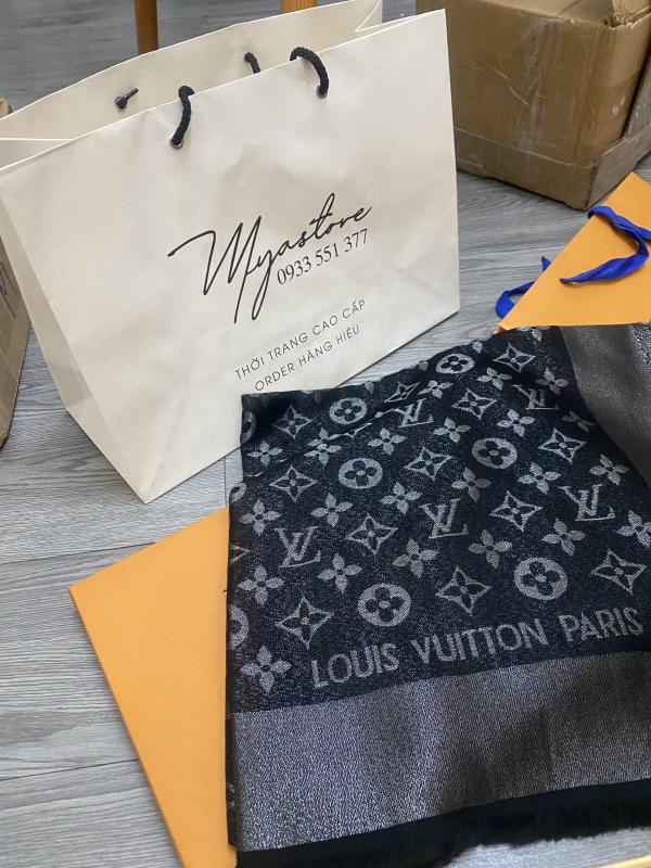 Khăn choàng Louis Vuitton siêu cấp về trả khách