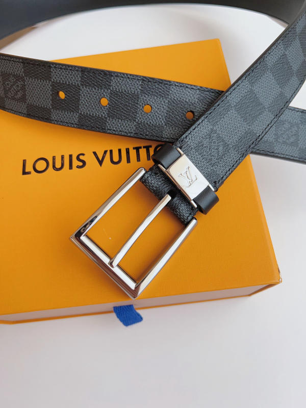 Thắt lưng Louis Vuitton họa tiết cổ điển siêu cấp 1:1