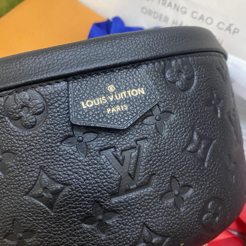Túi bao tử Louis Vuitton siêu cấp về trả khách