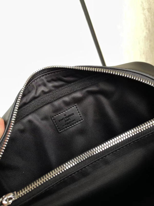 Túi đeo chéo nam LV Louis Vuitton Sirius messenger 