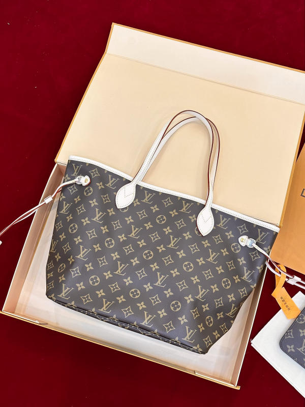 Túi LV Neverfull Monogram siêu cấp về trả khách