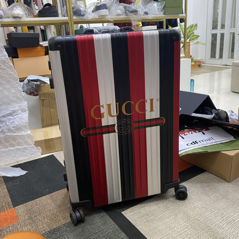 Vali du lịch Gucci 