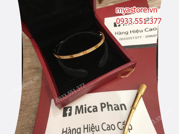 Vòng Cartier màu vàng đá siêu cấp trả khách